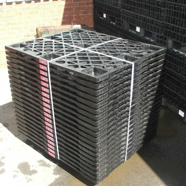 Resized-LIGHT-WEIGHT-PALLET-600x600